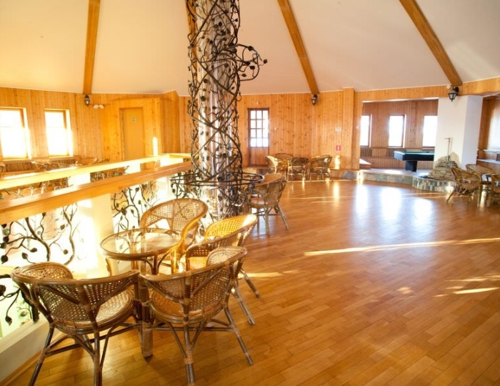 Зал-холл на третьем этаже корпуса - Загородный отель «Ателика Улиткино»